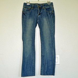 Refuge light wash lo-rise jeans 7.